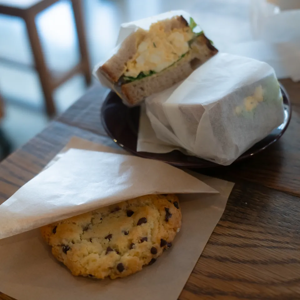 Egg Sandwich & Cookie